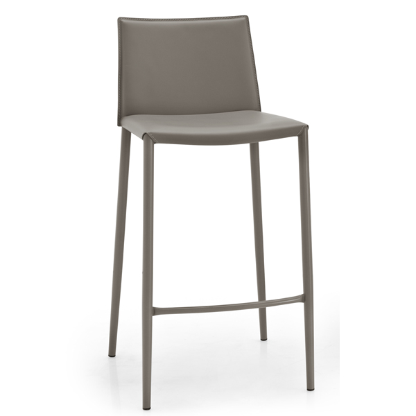 Барный стул в минималистическом стиле